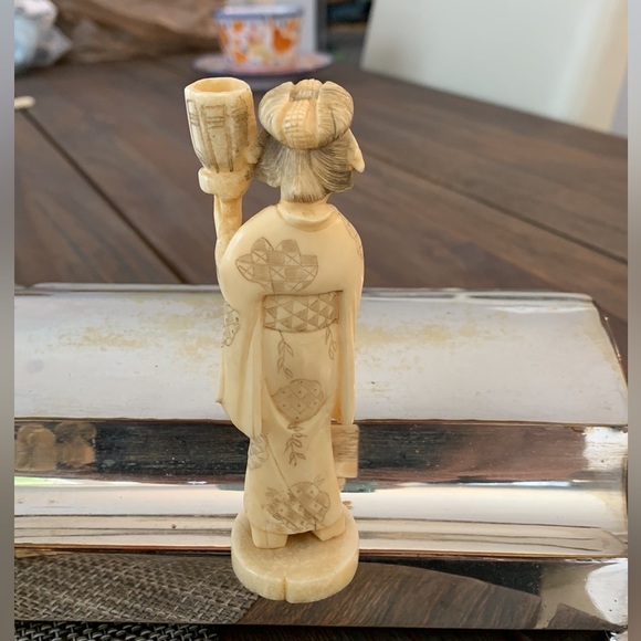 Sold Japanese Geisha woman in Ivory or bone - Picture 2 of 6